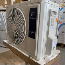 Зовнішній блок інверторного кондиціонера Electrolux EACS/I-18HP/N8_22Y/out EU